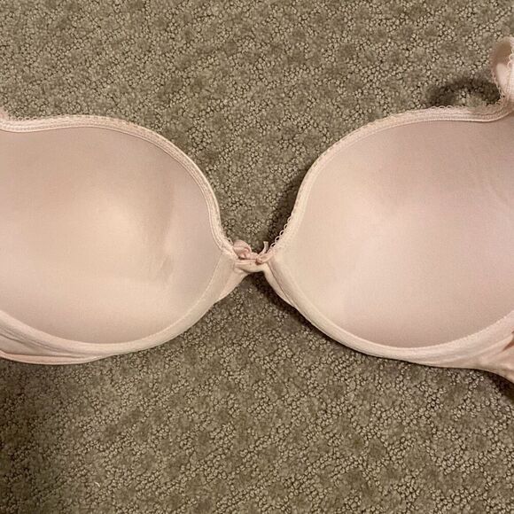 Victoria’s Secret push-up bra size 32DD - Picture 5 of 5